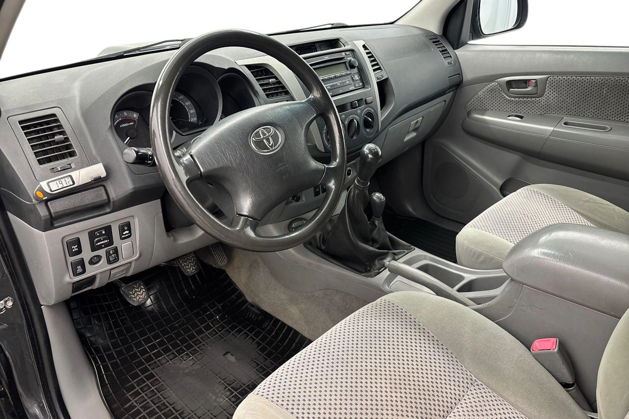 musta Toyota Hilux 2007 kuva 8.