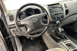 musta Toyota Hilux 2007 kuva 9.