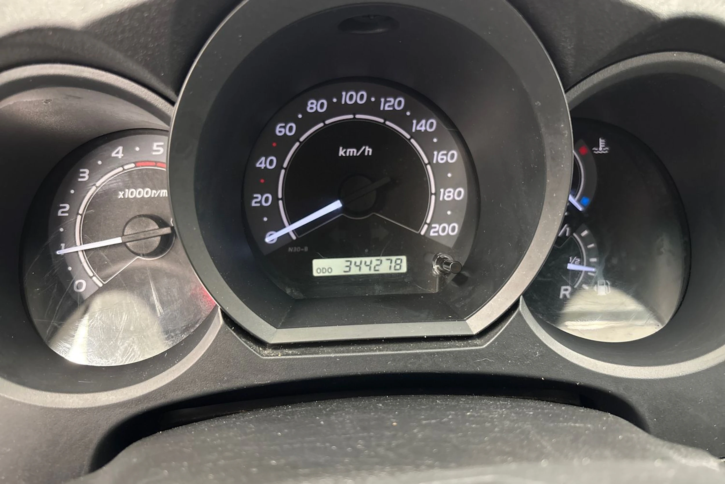 musta Toyota Hilux 2007 kuva 13.