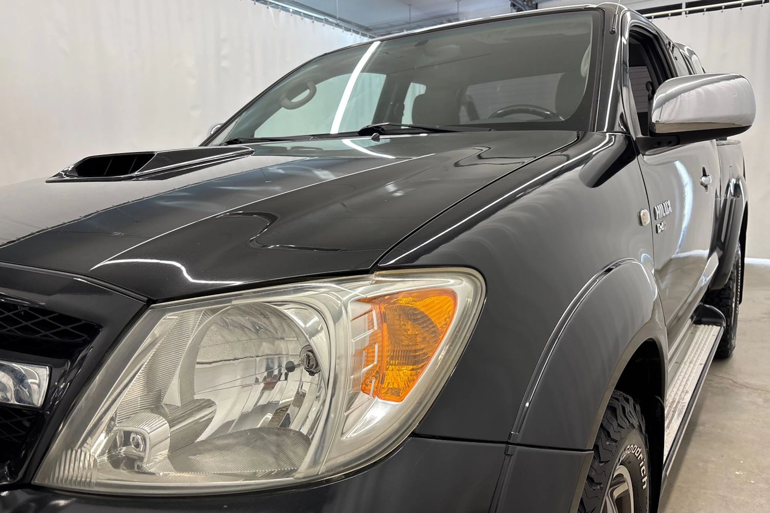 musta Toyota Hilux 2007 kuva 26.