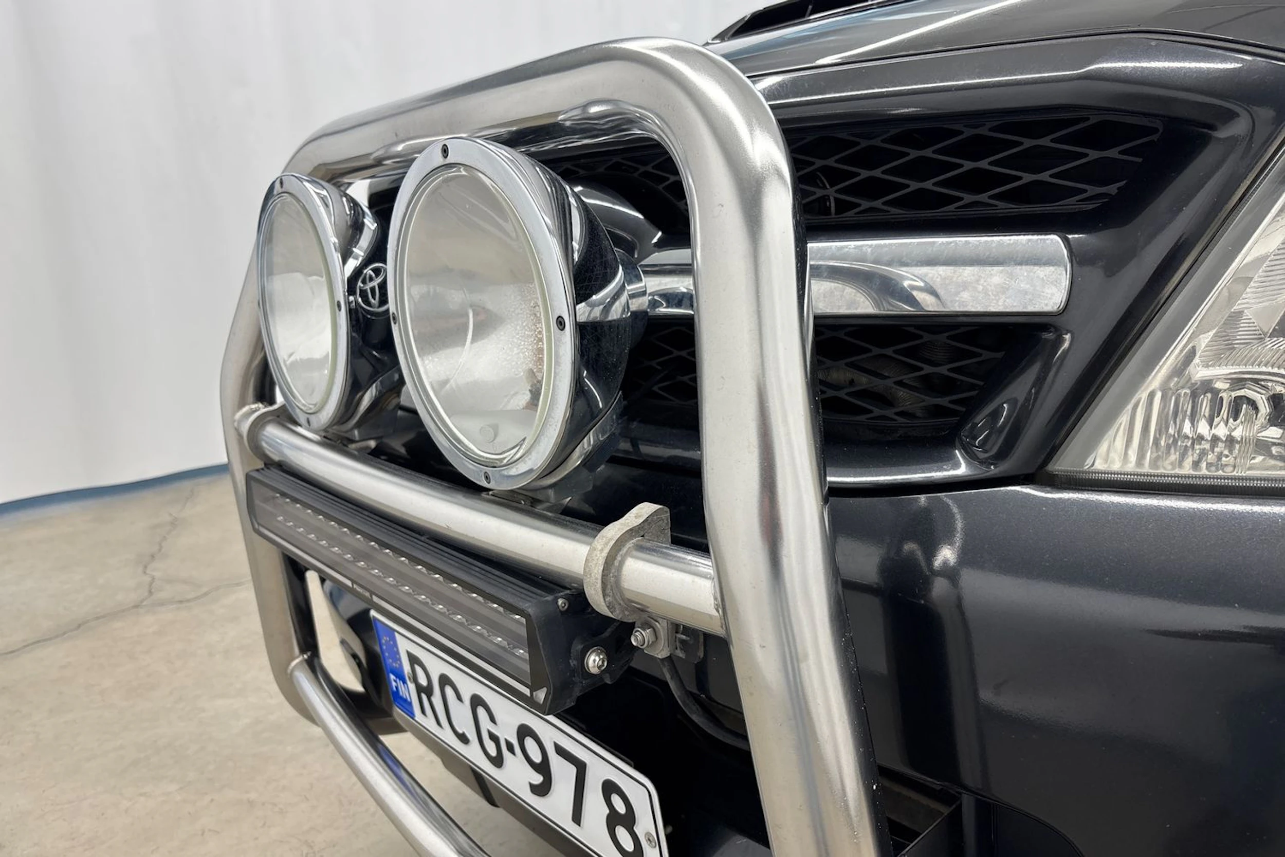 musta Toyota Hilux 2007 kuva 27.