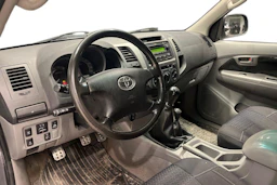 Harmaa Toyota Hilux 2007 kuva 3.