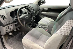 Harmaa Toyota Hilux 2007 kuva 8.