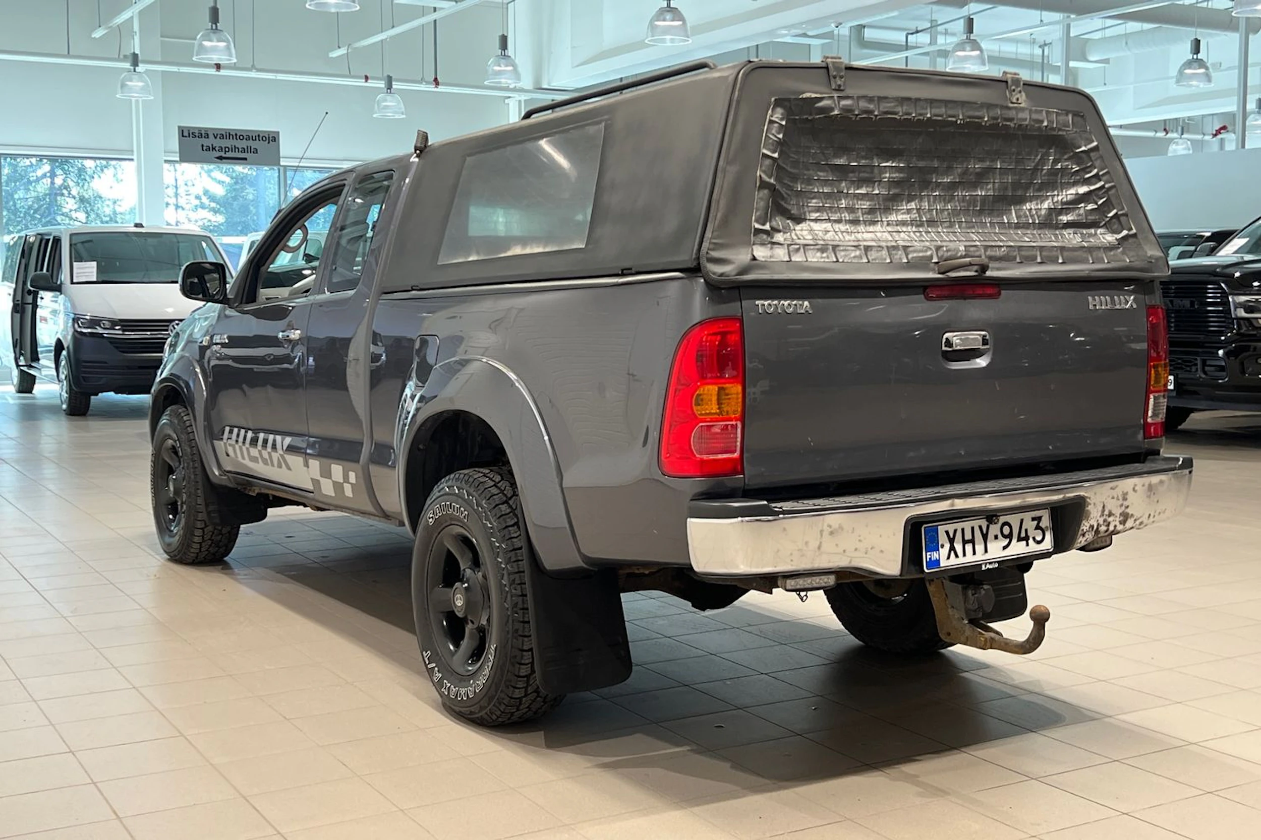 Harmaa Toyota Hilux 2007 kuva 18.