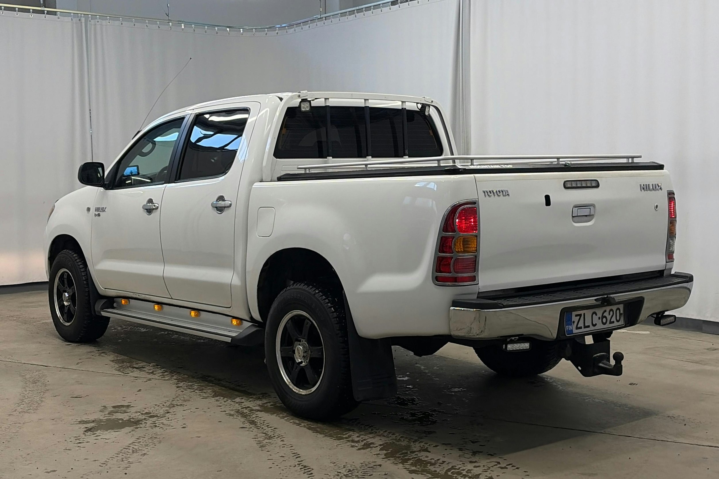 valkoinen Toyota Hilux 2008 kuva 8.