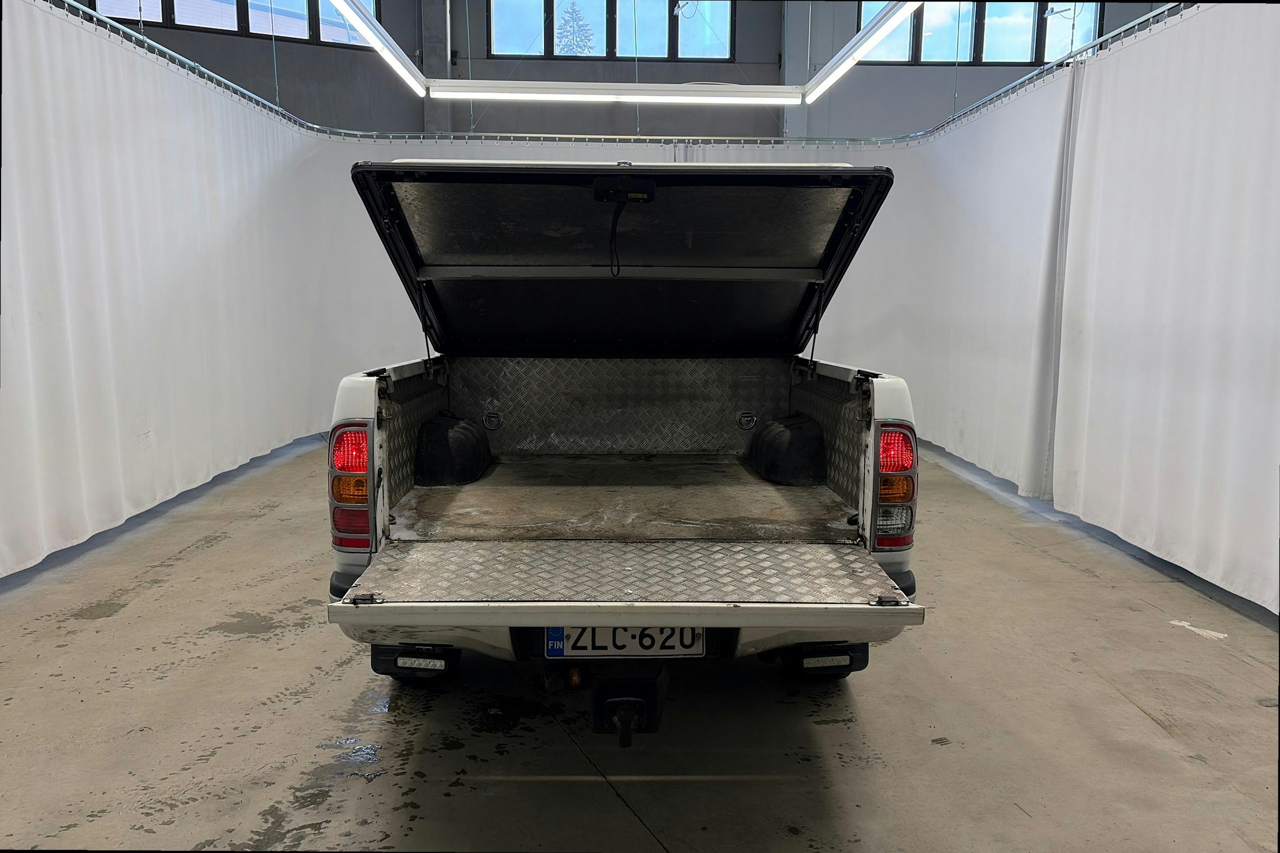 valkoinen Toyota Hilux 2008 kuva 11.