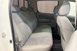 valkoinen Toyota Hilux 2008 kuva 15.