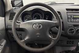 valkoinen Toyota Hilux 2008 kuva 16.