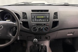 valkoinen Toyota Hilux 2008 kuva 17.