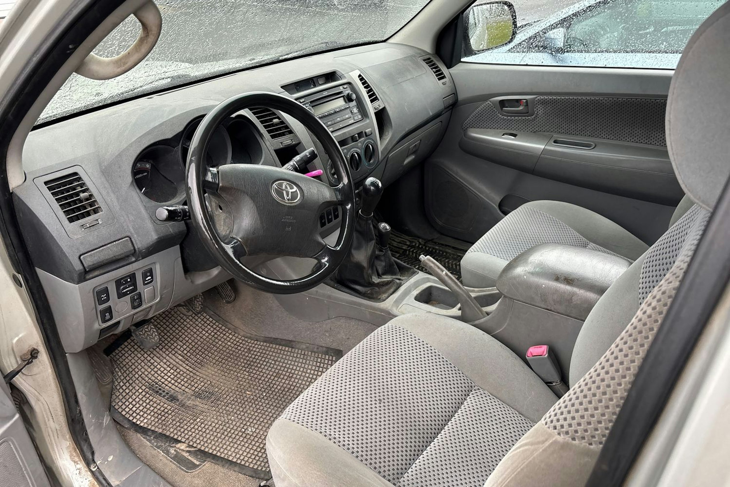 hopea Toyota Hilux 2009 kuva 3.