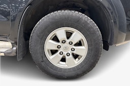 musta Toyota Hilux 2009 kuva 12.