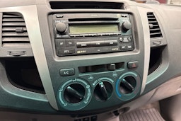 musta Toyota Hilux 2009 kuva 19.