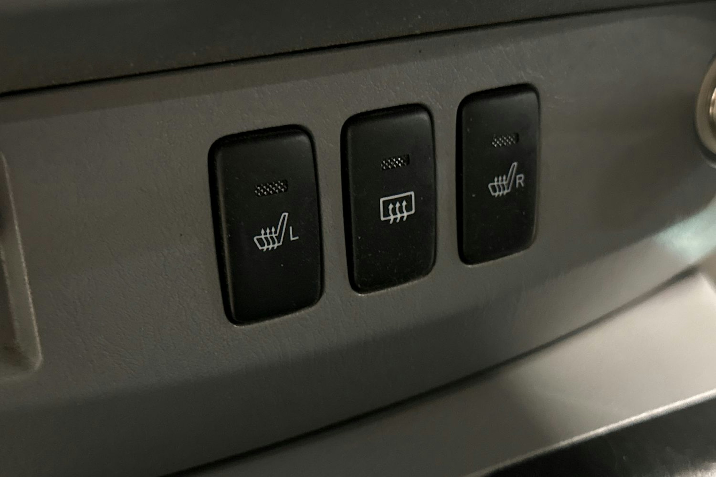 musta Toyota Hilux 2009 kuva 20.