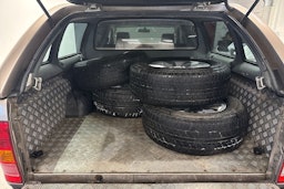 Ruskea (beige) Toyota Hilux 2010 kuva 15.