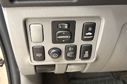 Ruskea (beige) Toyota Hilux 2010 kuva 18.