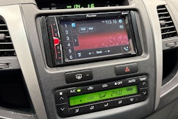 Ruskea (beige) Toyota Hilux 2010 kuva 21.