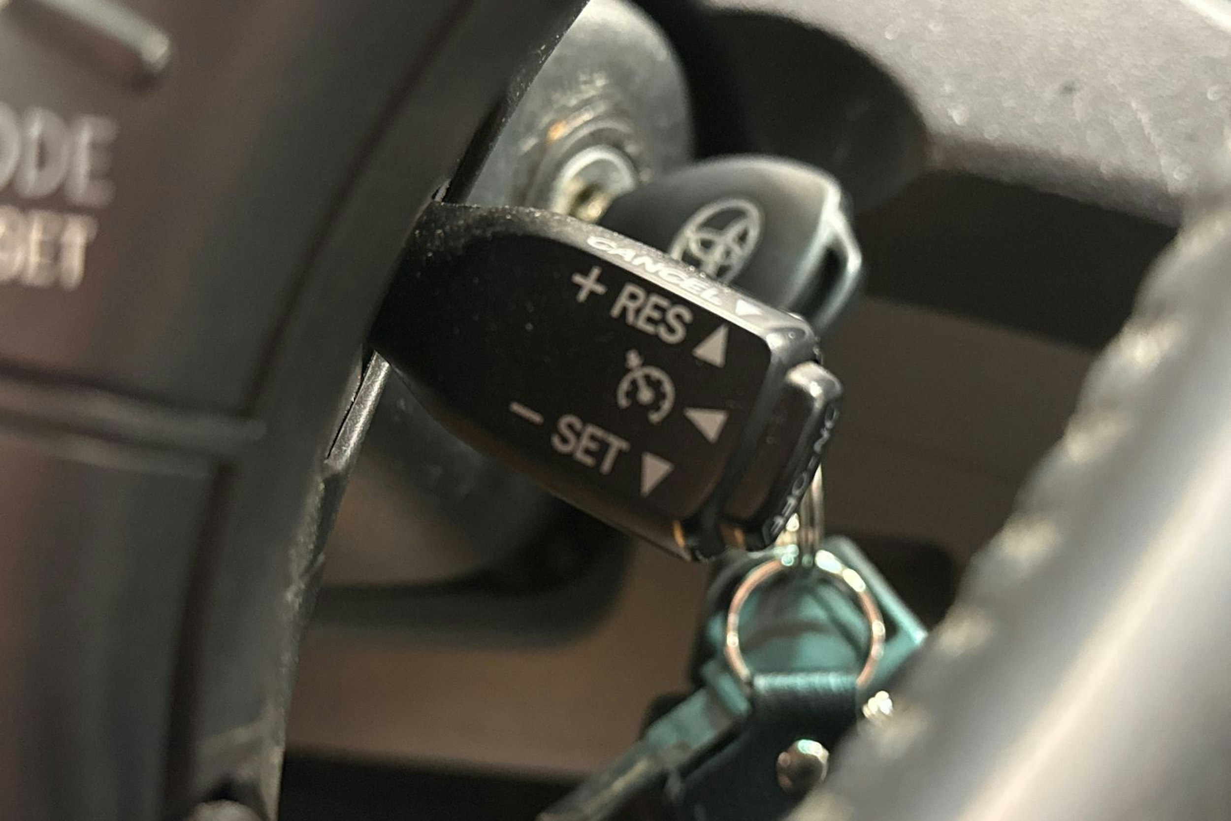 Ruskea (beige) Toyota Hilux 2010 kuva 23.