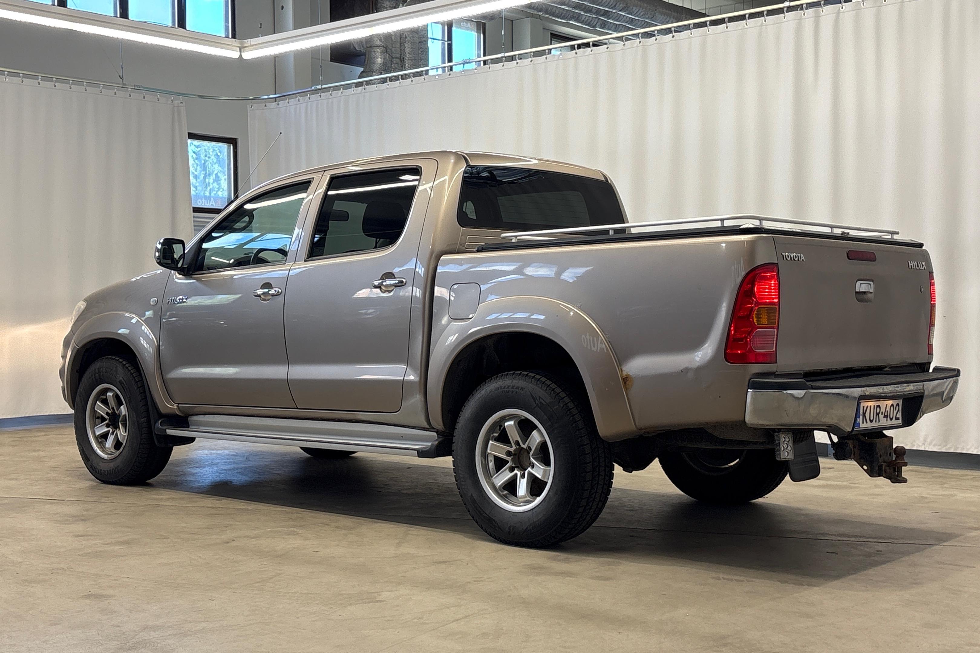 Toyota Hilux 2010, kuva 7/27