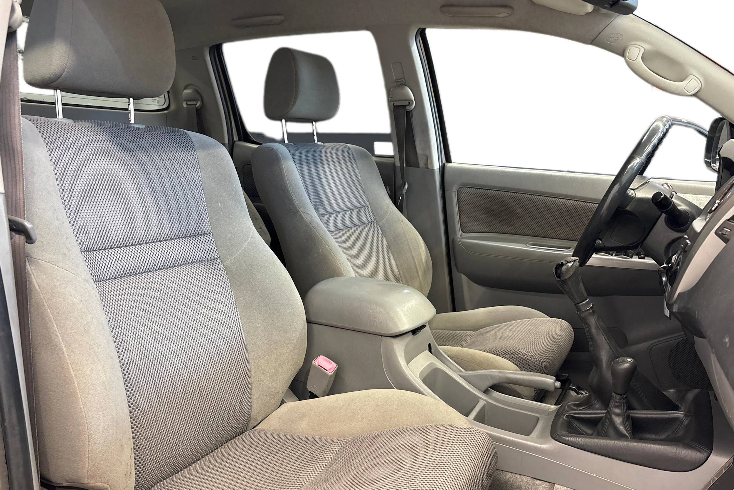 ruskea (beige) Toyota Hilux 2010 kuva 9.