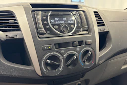 ruskea (beige) Toyota Hilux 2010 kuva 15.