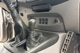 ruskea (beige) Toyota Hilux 2010 kuva 16.
