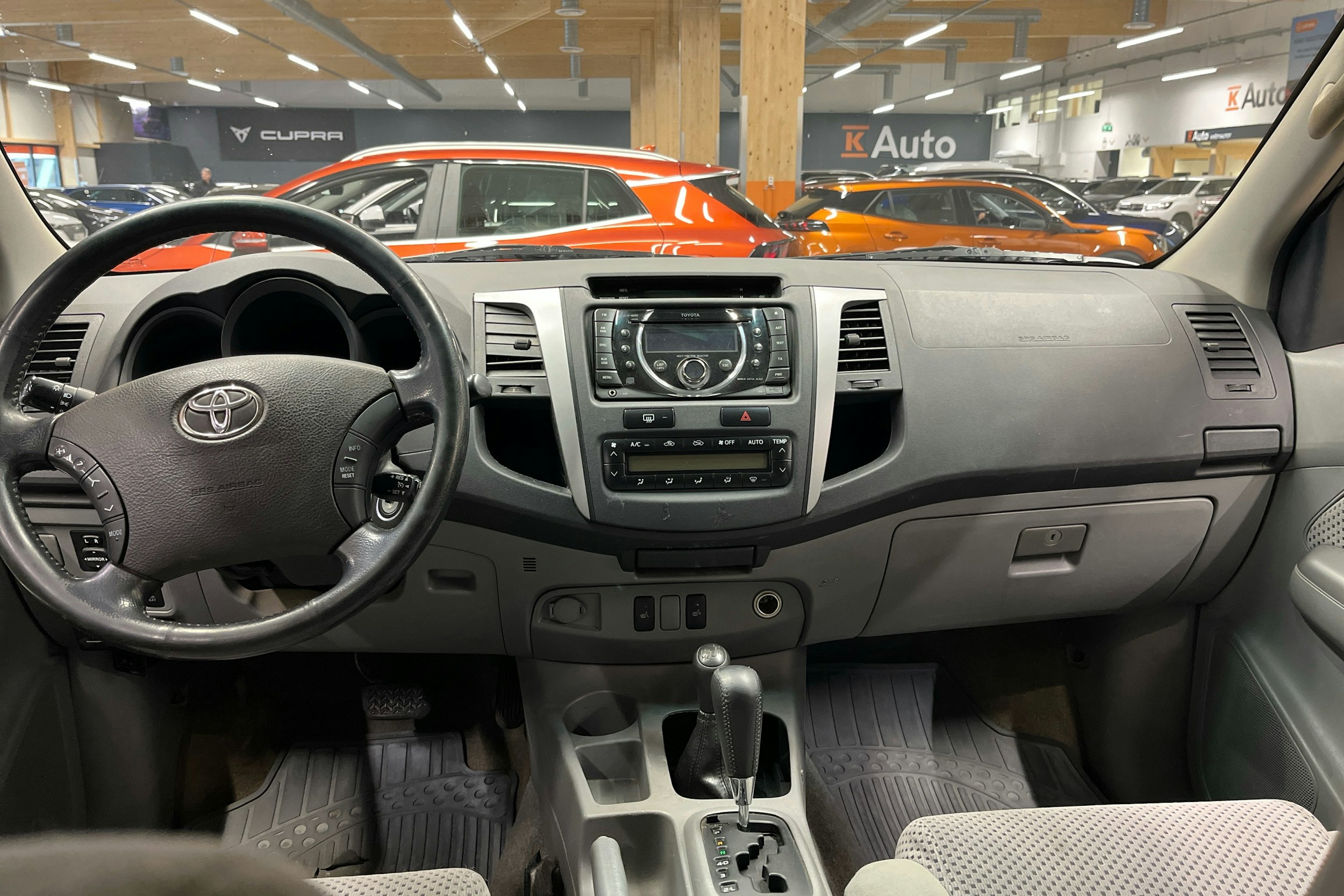 sininen Toyota Hilux 2010 kuva 7.