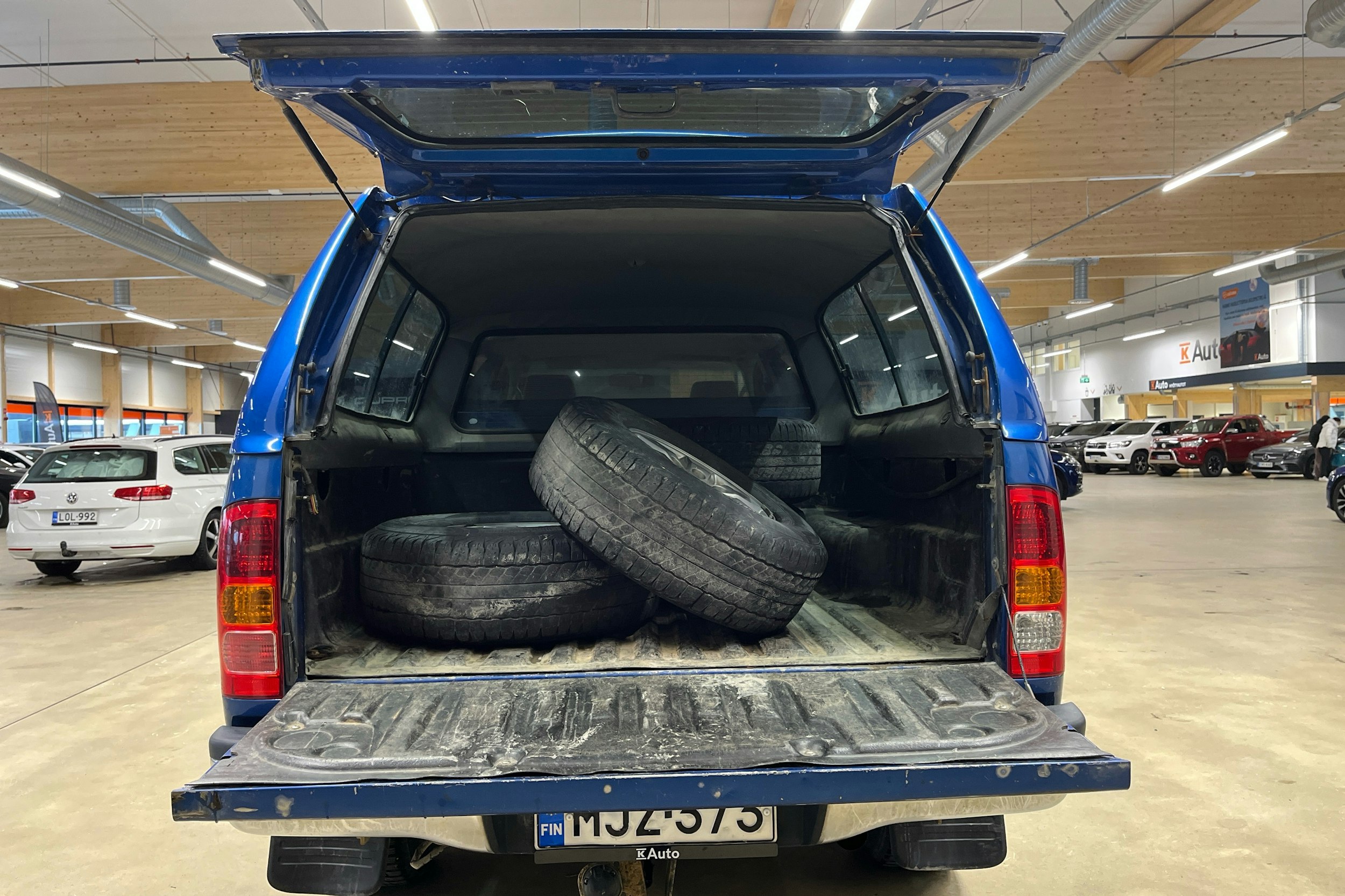 sininen Toyota Hilux 2010 kuva 17.