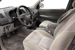 harmaa Toyota Hilux 2010 kuva 8.