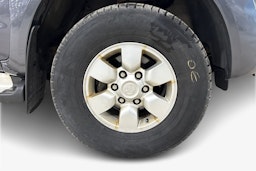 harmaa Toyota Hilux 2010 kuva 12.