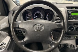 harmaa Toyota Hilux 2010 kuva 20.
