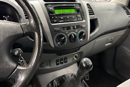 harmaa Toyota Hilux 2010 kuva 24.