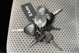 harmaa Toyota Hilux 2010 kuva 26.