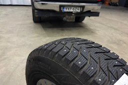 musta Toyota Hilux 2010 kuva 13.