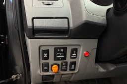 musta Toyota Hilux 2010 kuva 14.