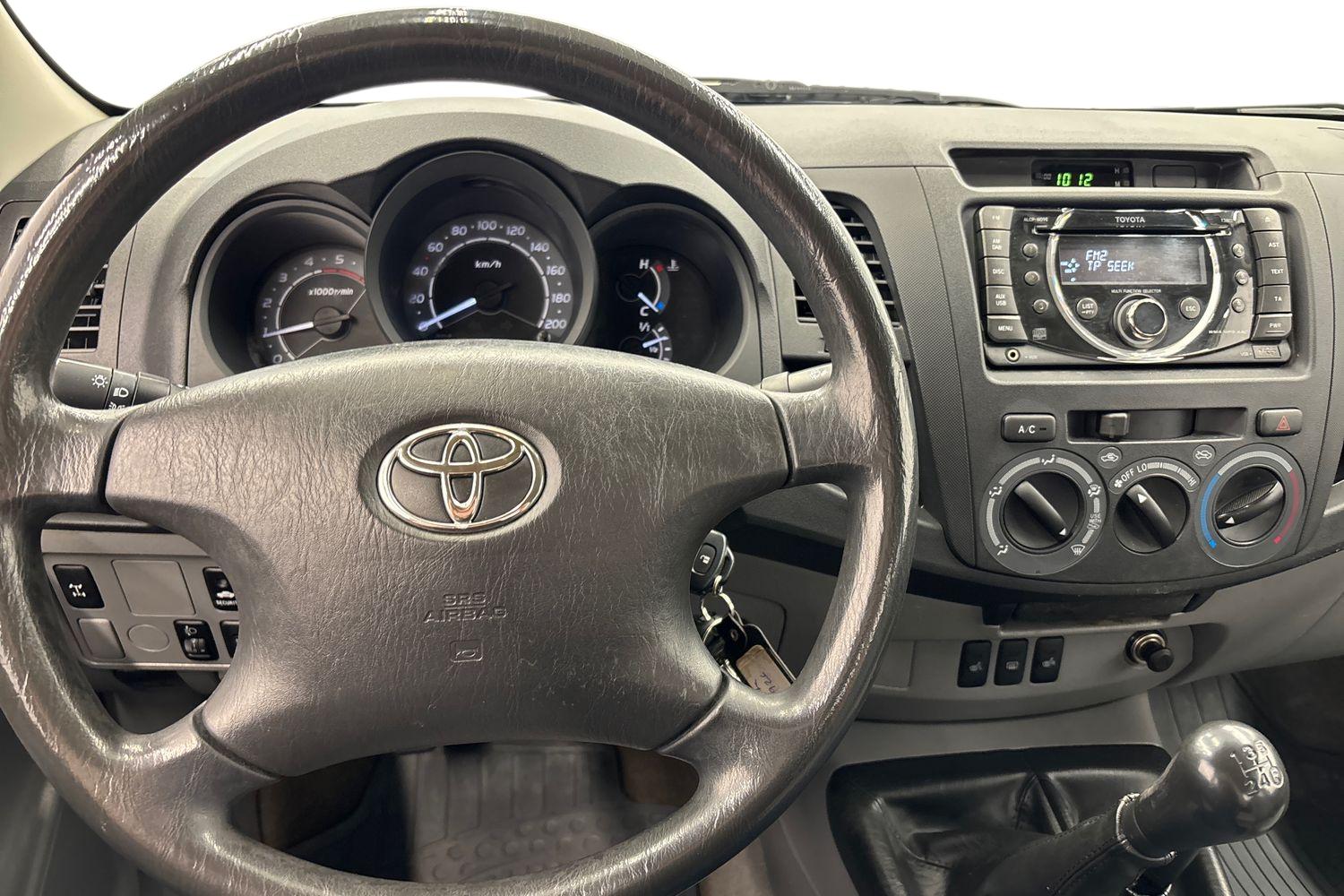 Toyota Hilux 2011, bild 7/24