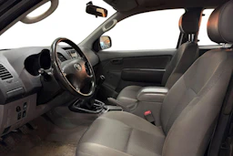 musta Toyota Hilux 2011 kuva 3.