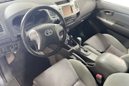 harmaa Toyota Hilux 2011 kuva 7.