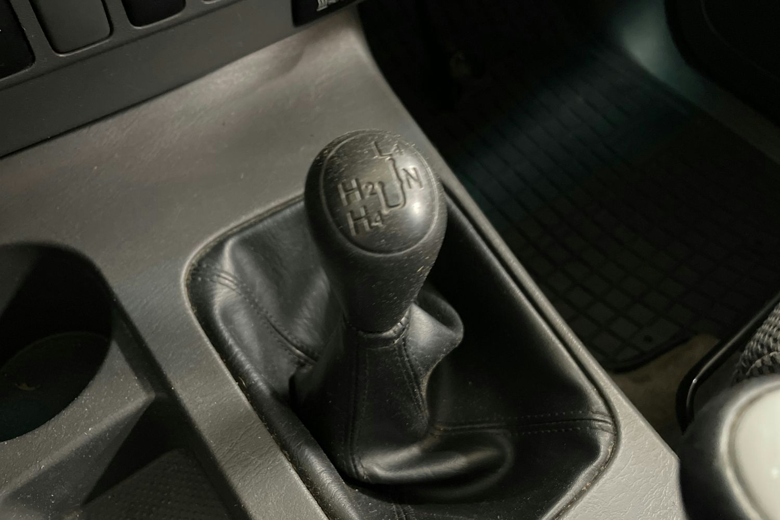 harmaa Toyota Hilux 2011 kuva 15.
