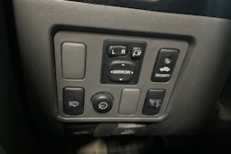 harmaa Toyota Hilux 2011 kuva 17.