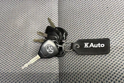 Harmaa Toyota Hilux 2011 kuva 29.