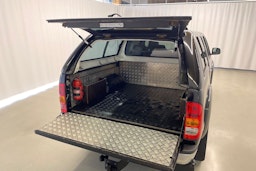 musta Toyota Hilux 2011 kuva 24.