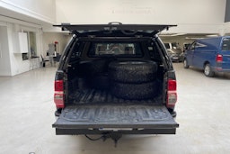 musta Toyota Hilux 2011 kuva 15.