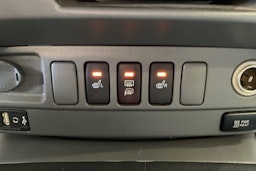 musta Toyota Hilux 2011 kuva 25.