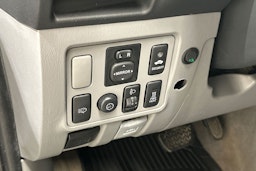 musta Toyota Hilux 2011 kuva 15.