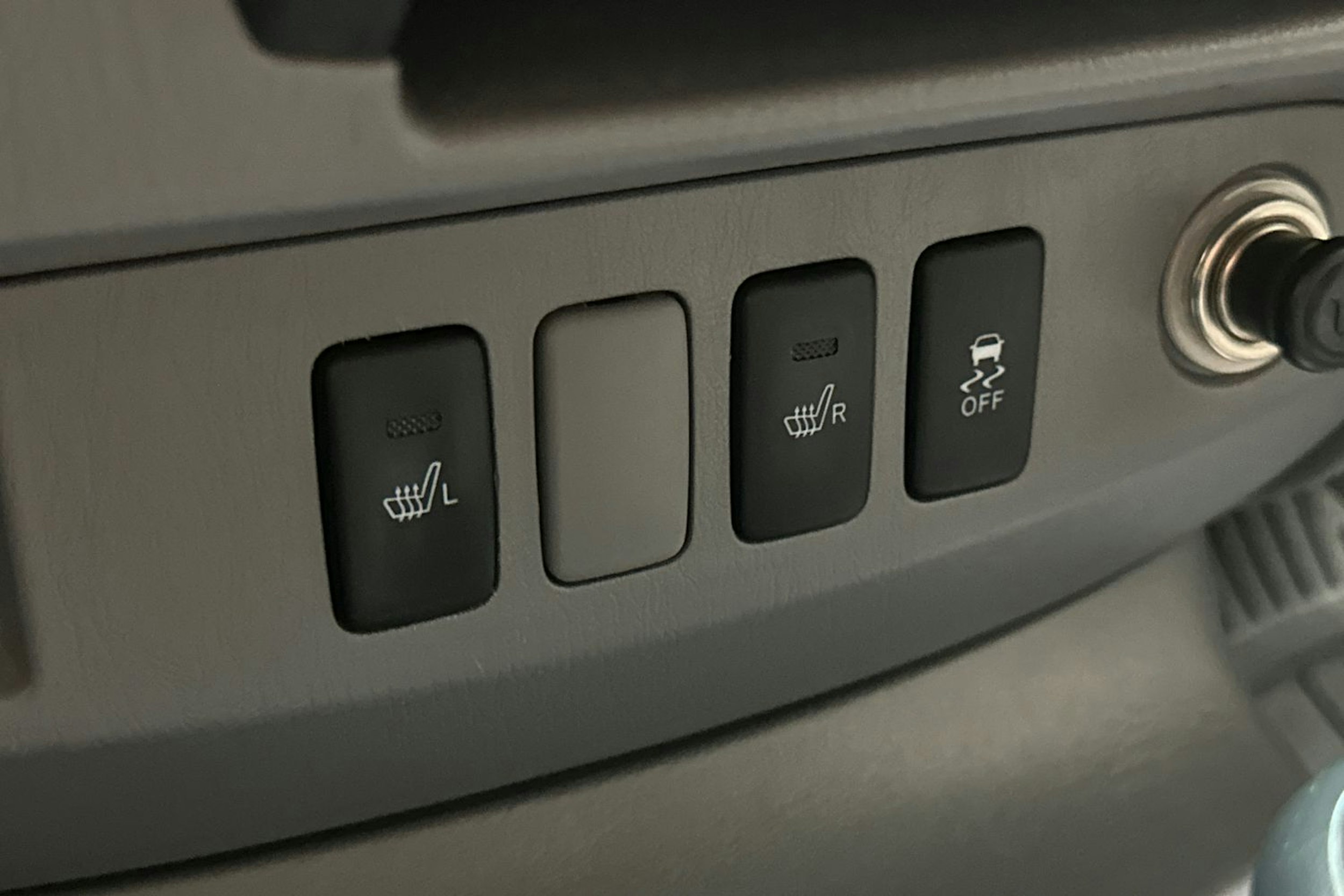musta Toyota Hilux 2011 kuva 20.