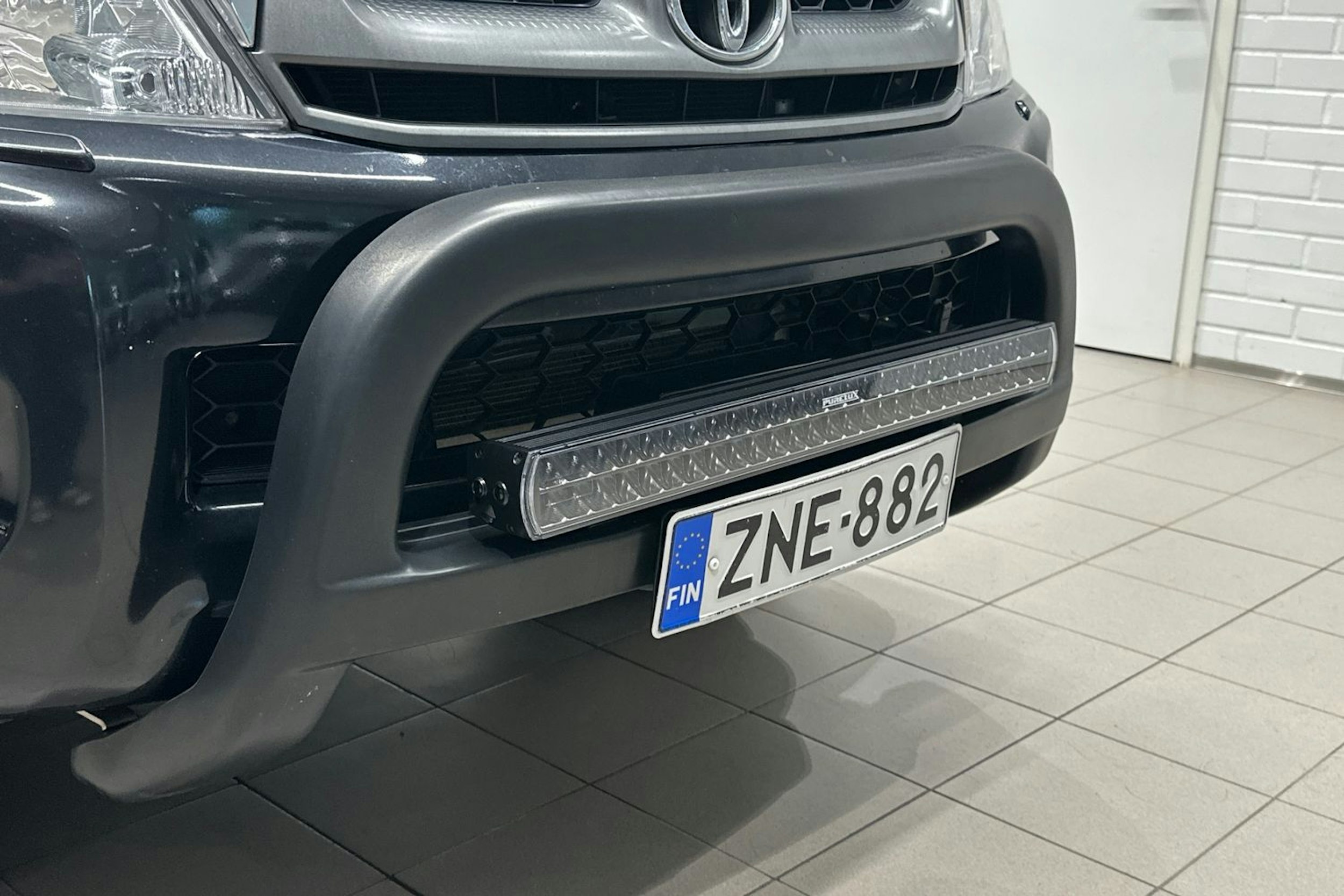 musta Toyota Hilux 2011 kuva 30.