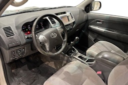 harmaa Toyota Hilux 2012 kuva 7.