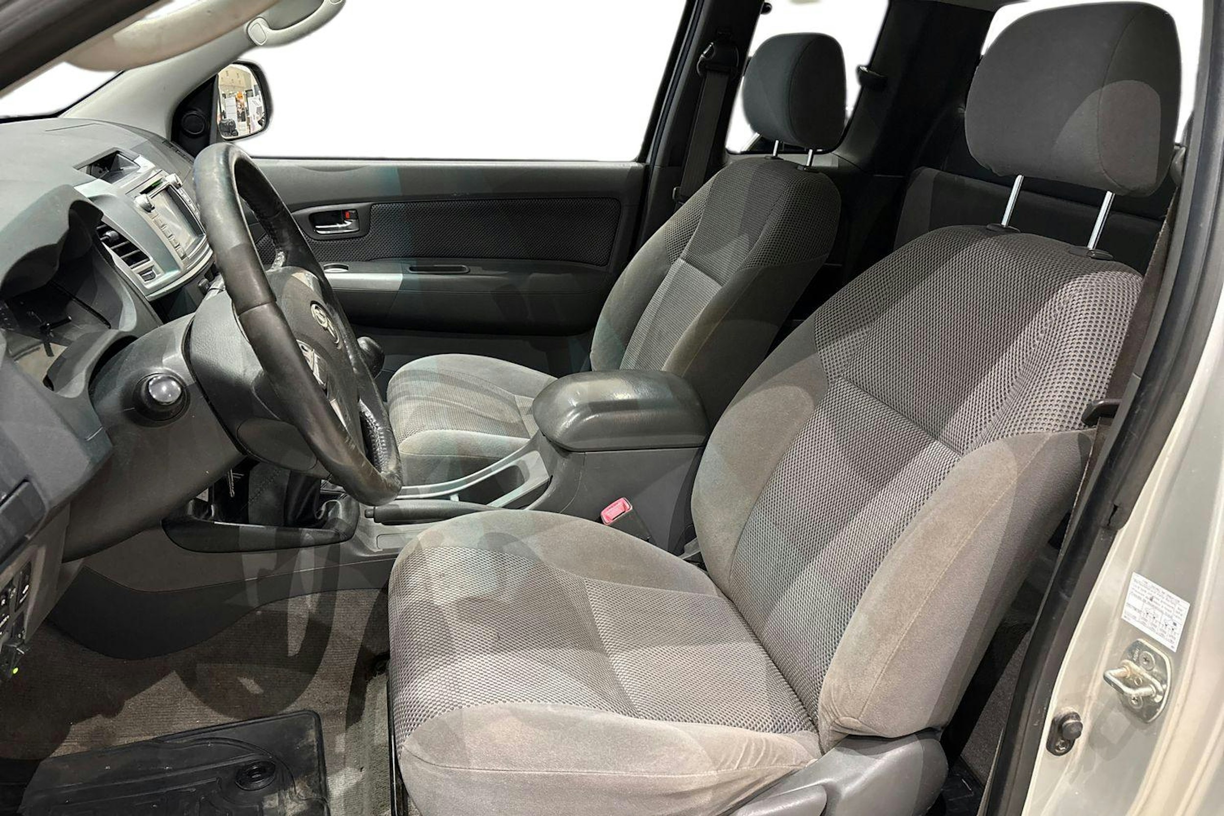 harmaa Toyota Hilux 2012 kuva 10.