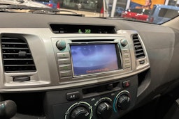 harmaa Toyota Hilux 2012 kuva 17.