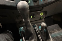 harmaa Toyota Hilux 2012 kuva 19.